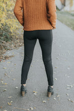 Load image into Gallery viewer, Juniors High-Waist Lola Leggings