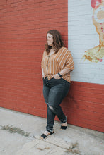 Load image into Gallery viewer, Bit of Honey Button Up