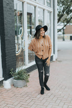 Load image into Gallery viewer, Bit of Honey Button Up