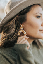 Load image into Gallery viewer, Coraline Earring
