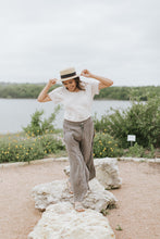Load image into Gallery viewer, Olivia Wide Leg Pants
